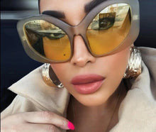 Designer's Inspired Oversized Cat Eye Sunglasses UV400 - Felina